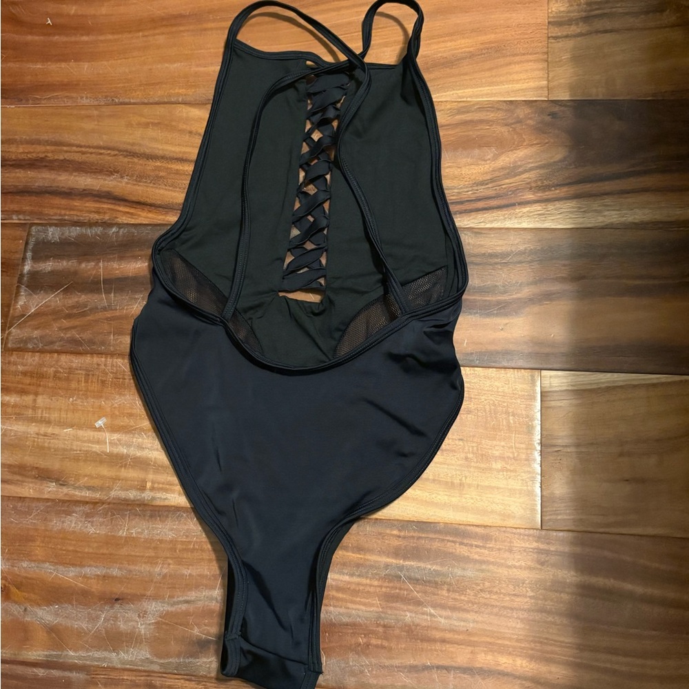 Mandalynn‎ Black Lace-Up One Piece Swimsuit XS Cutout Mesh High Leg (0928) - Picture 3 of 5